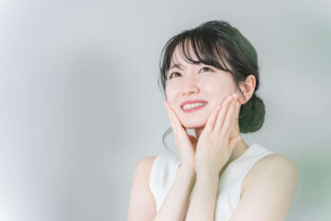美容の効果を実感する女性